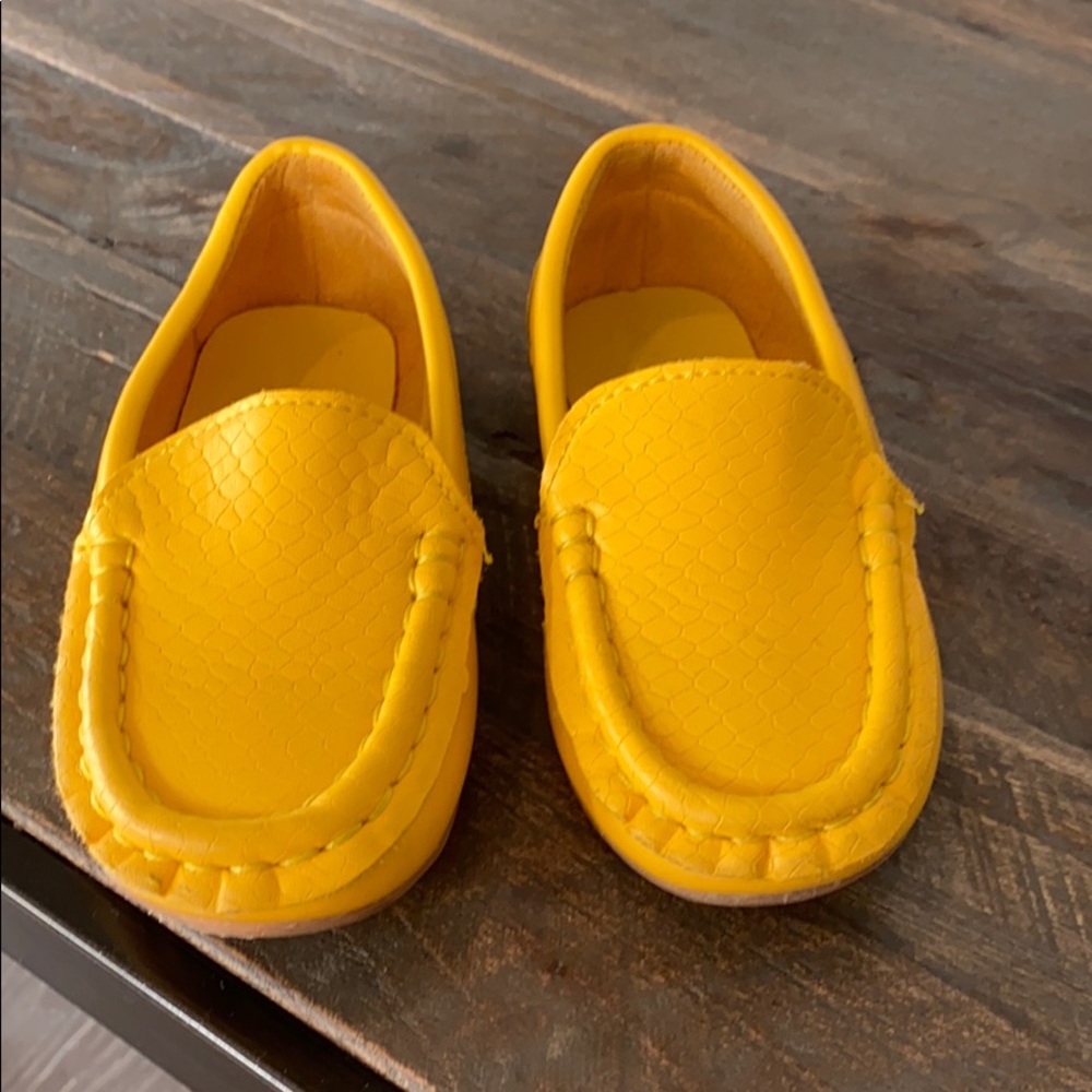 Yellow tan loafers Toddler 8